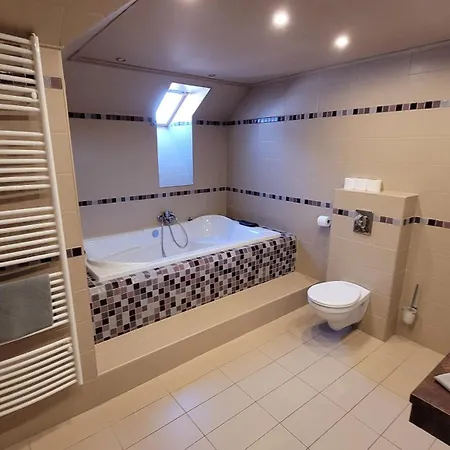 بيت ضيافة Zala Aranya Panzio