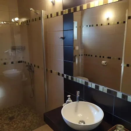 بيت ضيافة Zala Aranya Panzio